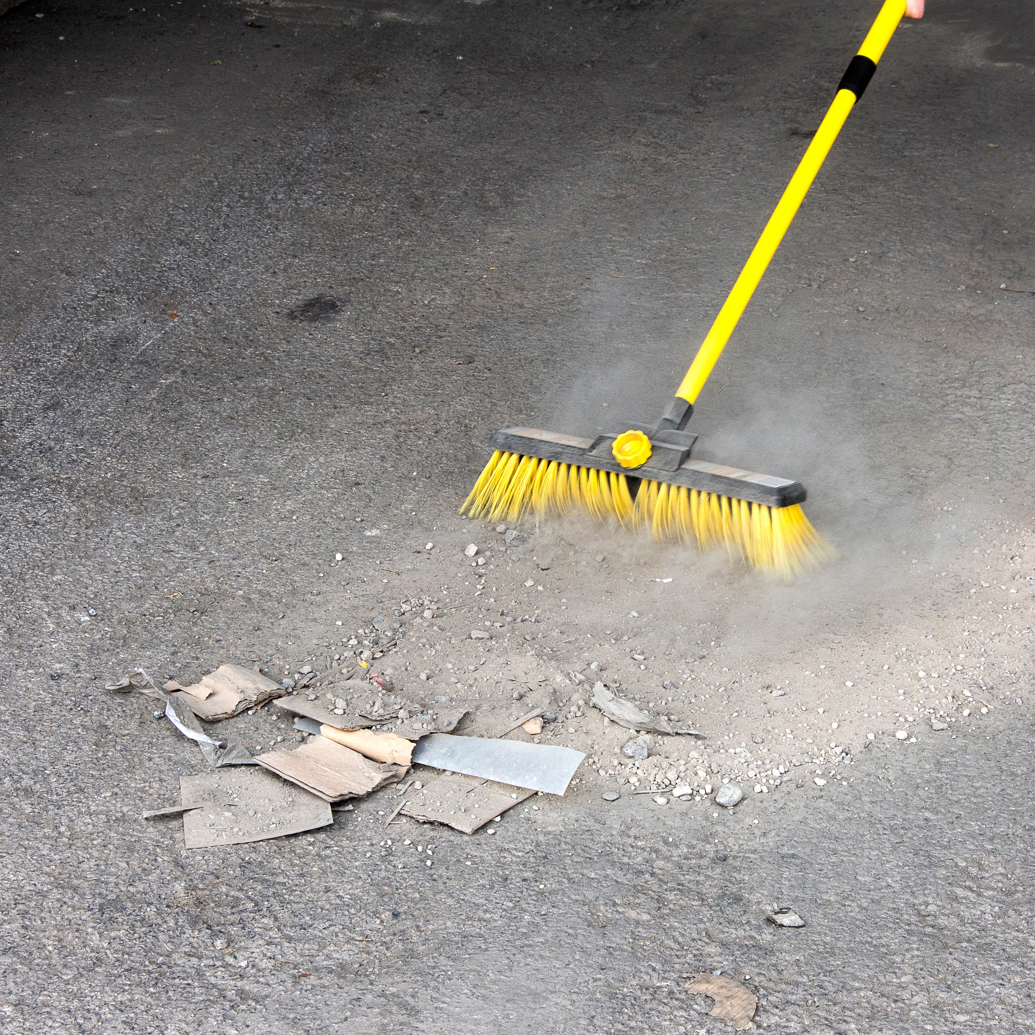 Broom & Dual Purpose Sweeper - TuuLKIT - Image 6